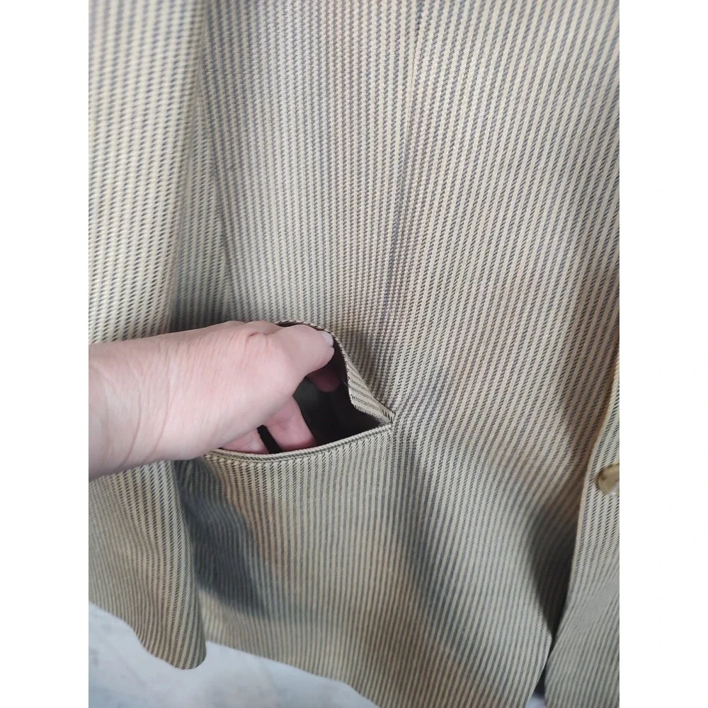 Gatsby blazer features